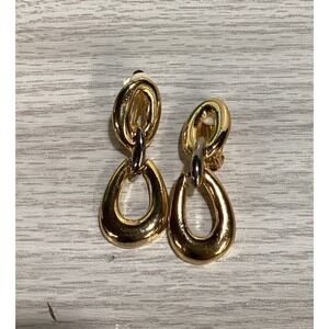 Goldtone Clip On Earrings Teardrop Dangle Vintage A9‎